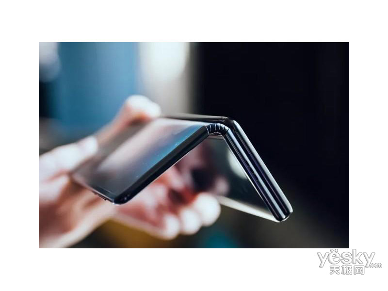 tcl 三折叠屏手机