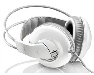 AKG K530