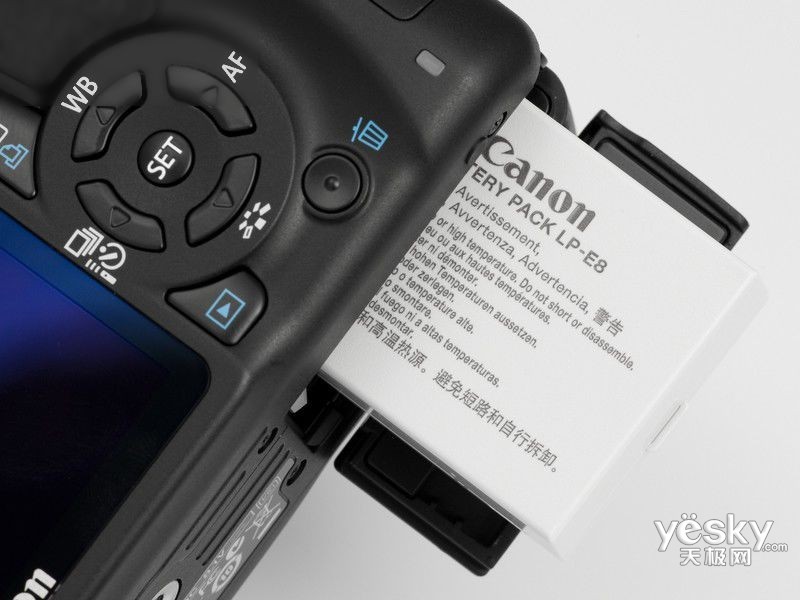 ����EOS 550D