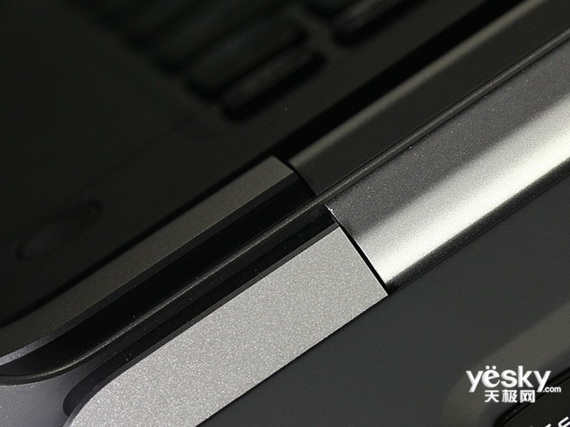 ����XPS 15(XPS15D-2528)