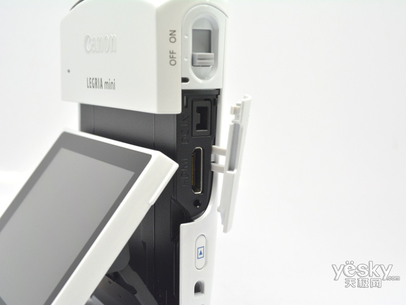 ����LEGRIA mini