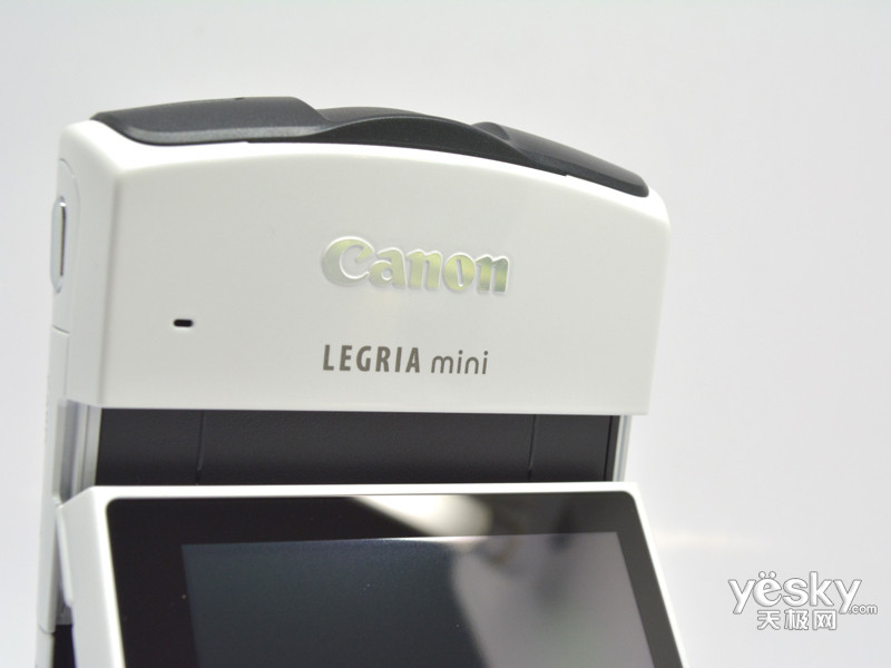 ����LEGRIA mini
