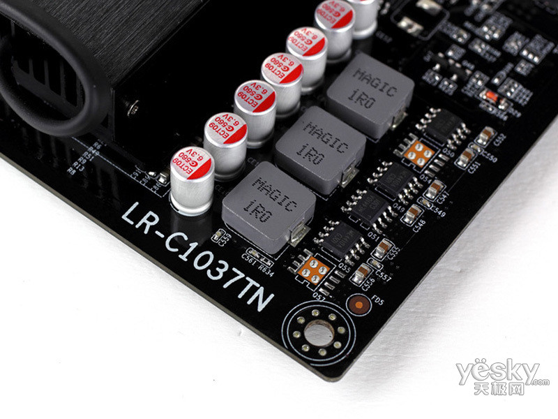 ����LR-C1037TN