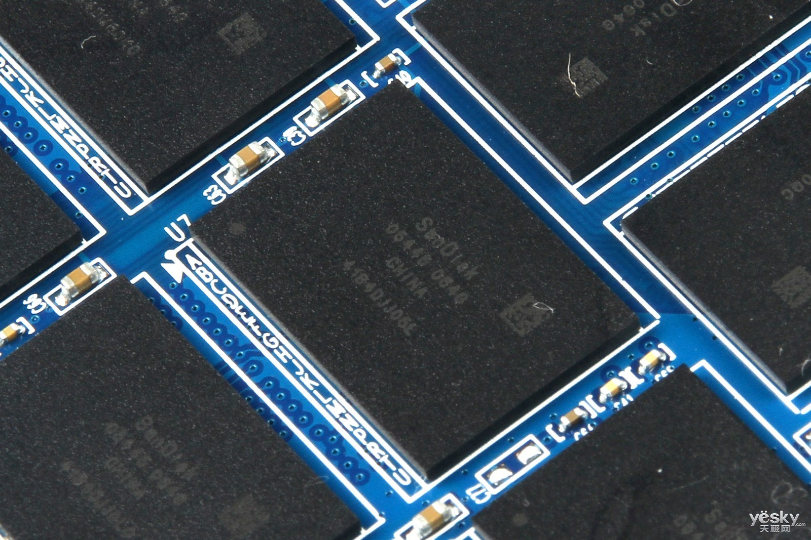 �������𳬼���ϵ�� 480GB(SDSSDXPS-480G-Z25)