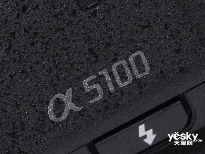 ����ILCE-5100L