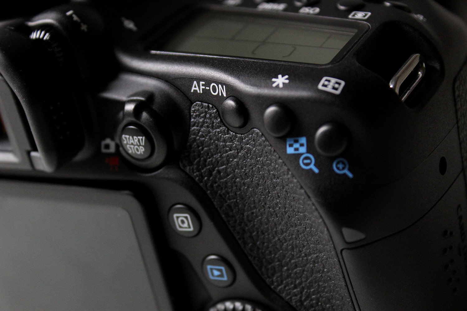 ����80D�׻�(EF-S 18-200mm IS )
