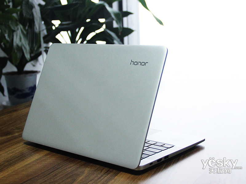 ��ҫMagicBook(i5 8250U/8GB/256GB/����)