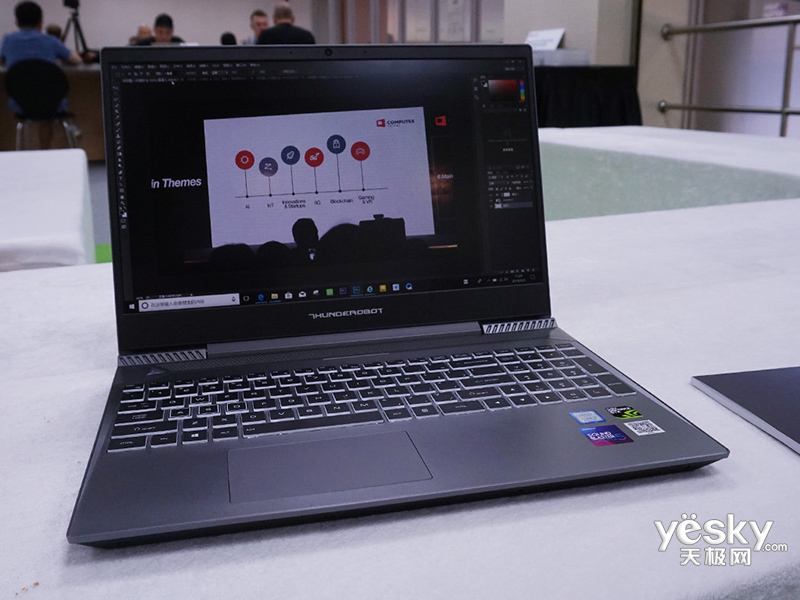 ����911 Air�ǿհ�