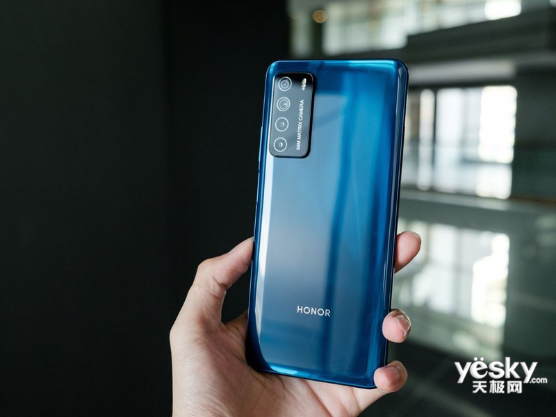 手机 荣耀 荣耀play4(6gb/128gb/5g版) 图片 综述 参数 竞品 问答