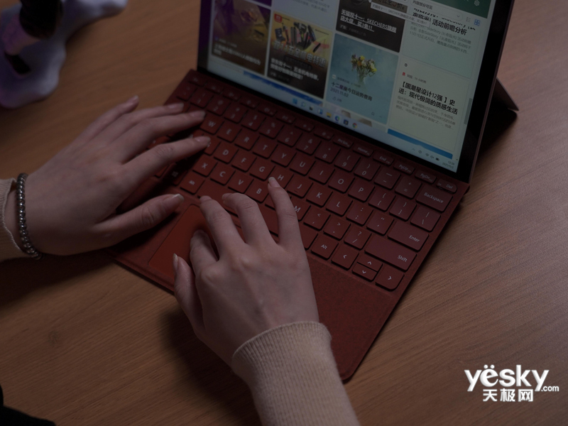 ΢��Surface Go 3(���� 6500Y/8GB/128GB/����)