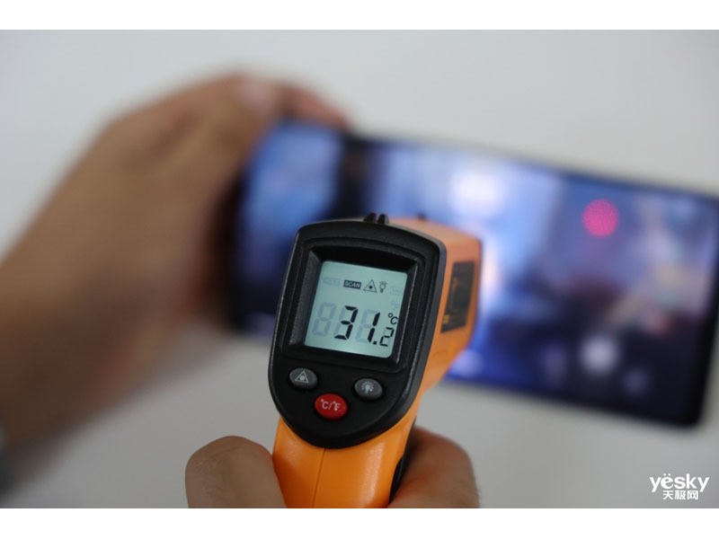 iQOO Z8(12GB/256GB/ȫ��ͨ/5G��)